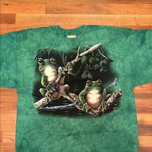 *NWT* The Mountain Green Frog Short Sleeve Tee